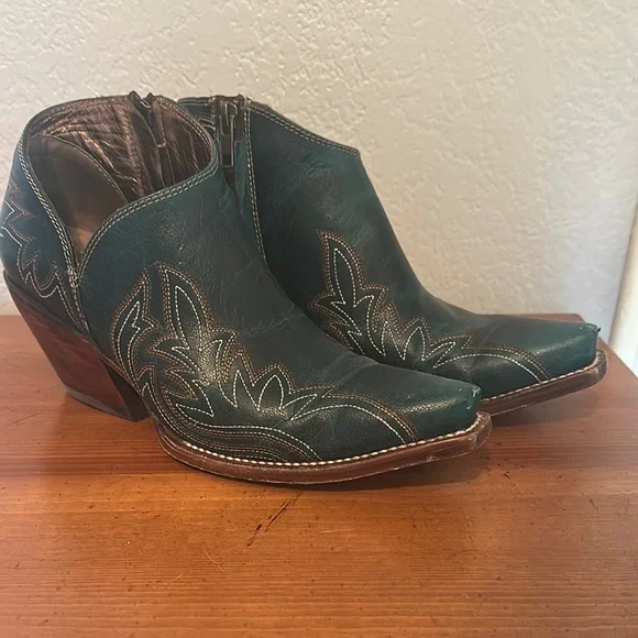 Ariat Jolene Western Ankle Boots - Picture 1 of 13